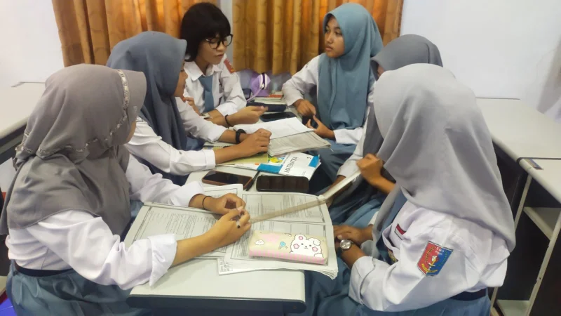 STRATEGI PEMBELAJARAN MATEMATIKA DI SMK: MENGUBAH KETAKUTAN MENJADI PEMAHAMAN